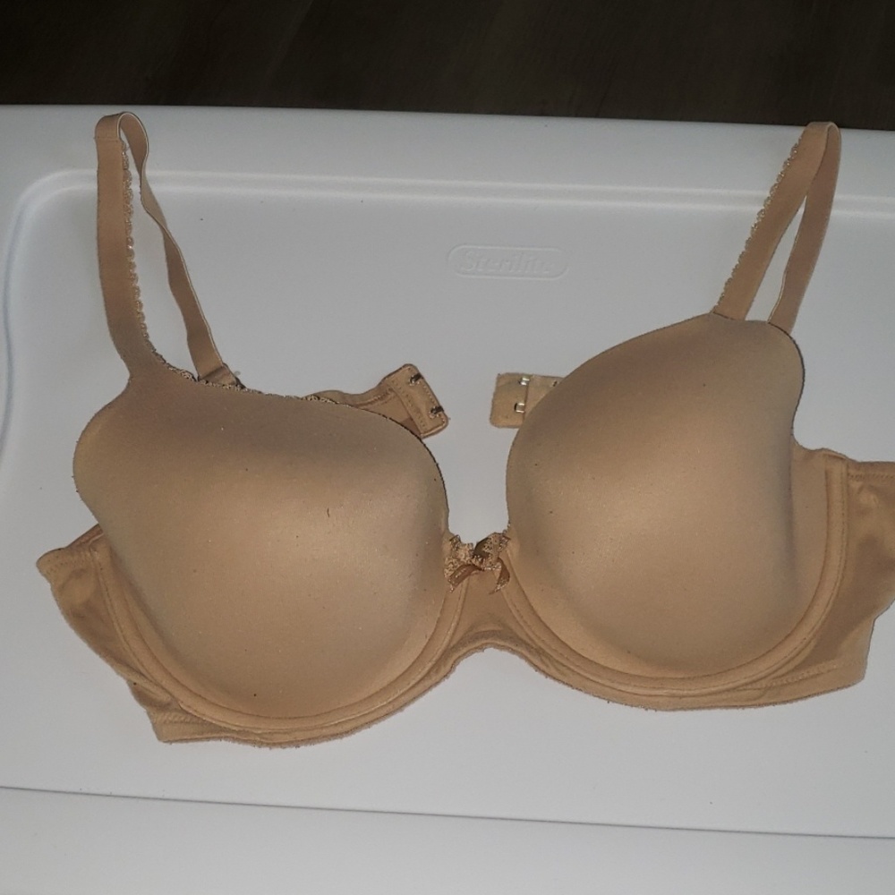 38C Victoria secret bra
